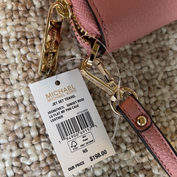 Michael Kors Jet Set Travel LG Flat MF Phone Case - Picture 9 of 16